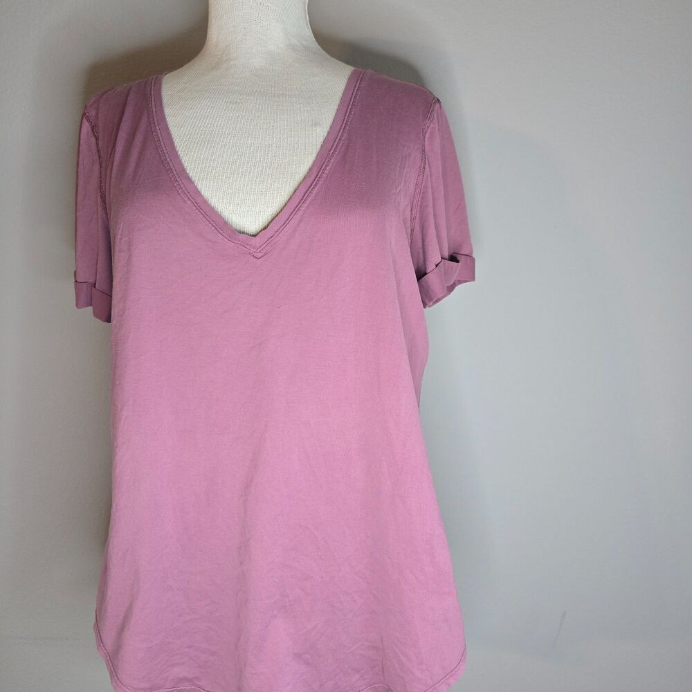 Lululemon Love Tee II V-Neck Rolled Sleeve Top pink Sz 8/10